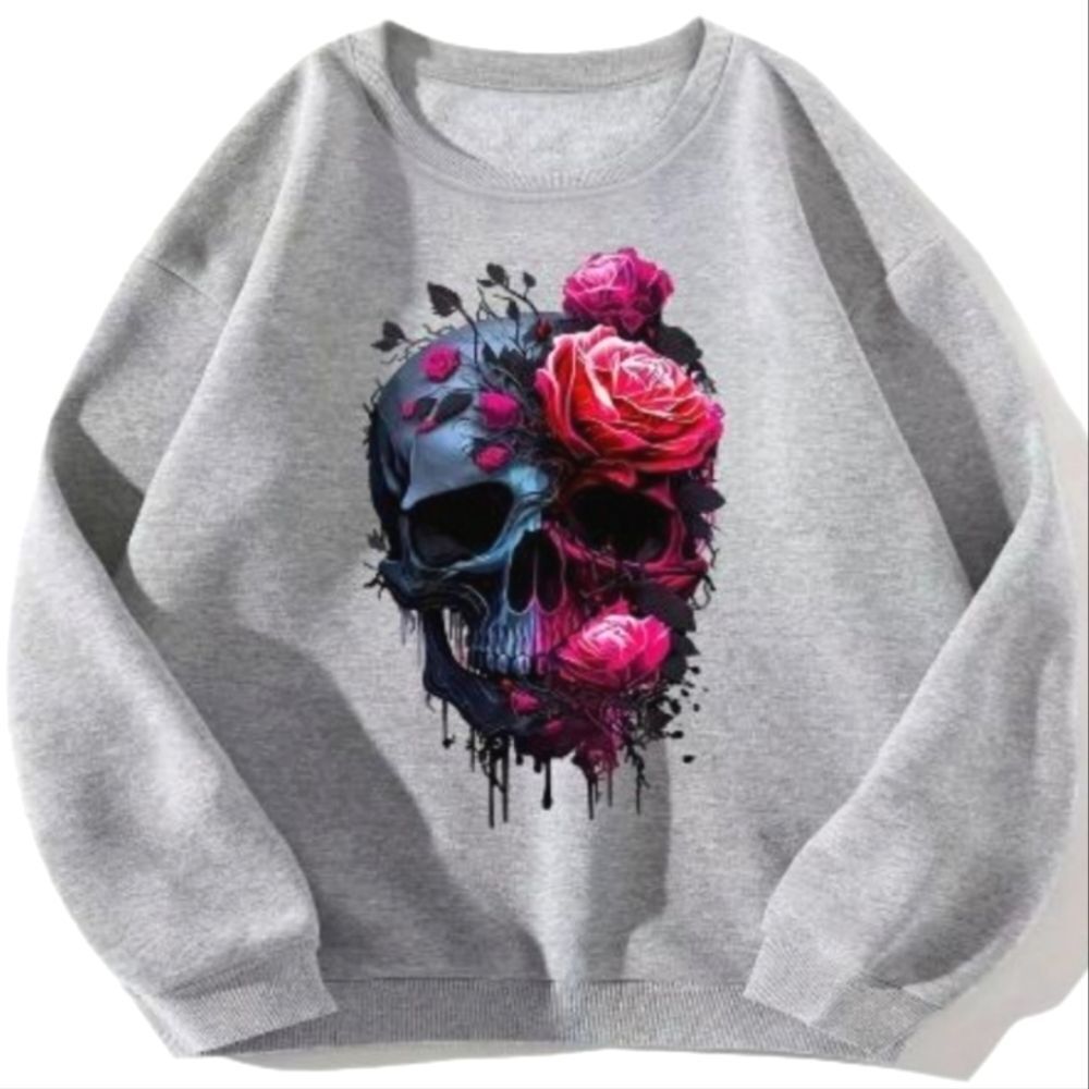 Ladies Abstract skull printed sweatshirt sz medium